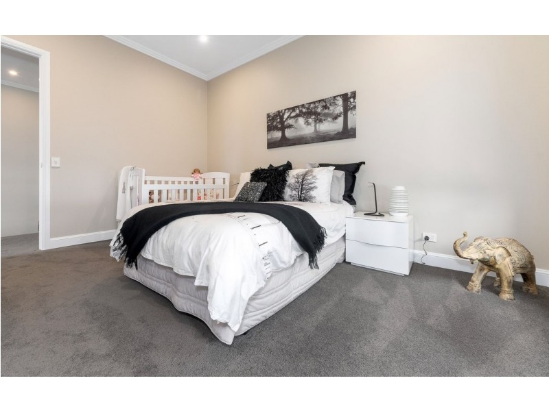 2252 Banksia Lakes Drive, Sanctuary Cove QLD 4212