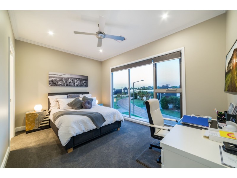 2252 Banksia Lakes Drive, Sanctuary Cove QLD 4212