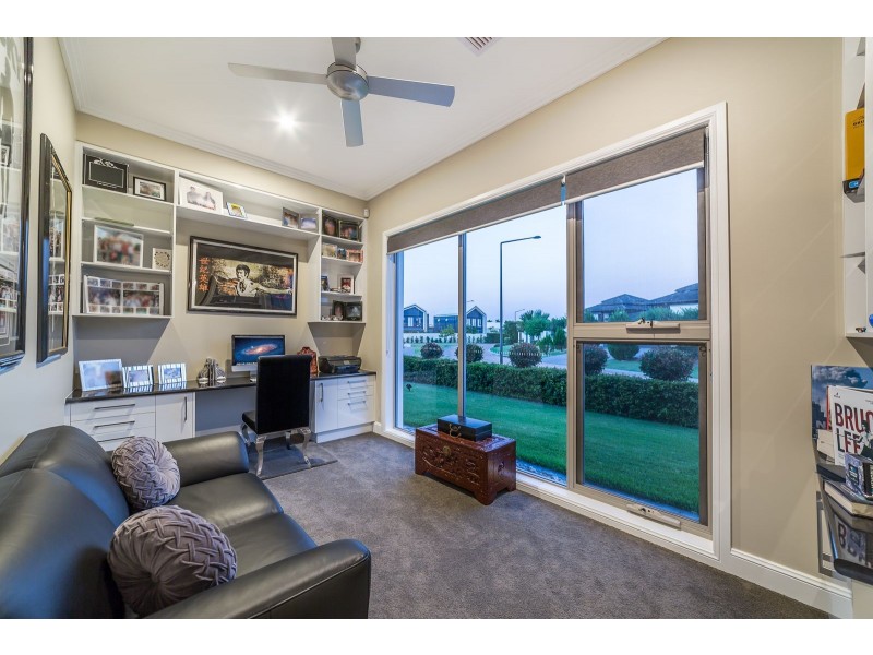 2252 Banksia Lakes Drive, Sanctuary Cove QLD 4212