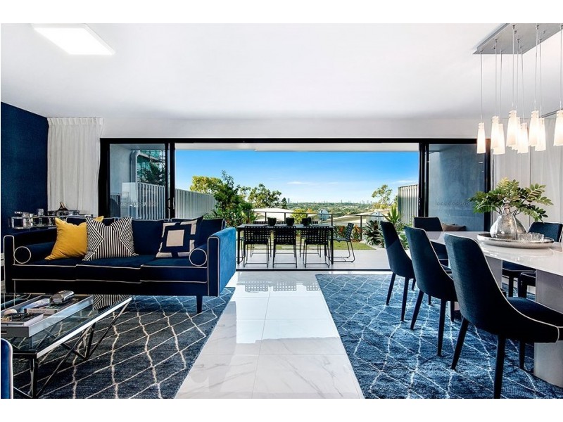 34 John Francis Drive “Panorama Residences”, Carrara QLD 4211