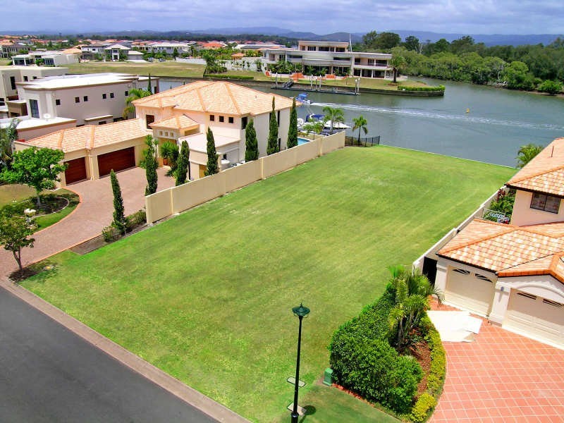 1674 Riverdale Drive, Hope Island QLD 4212