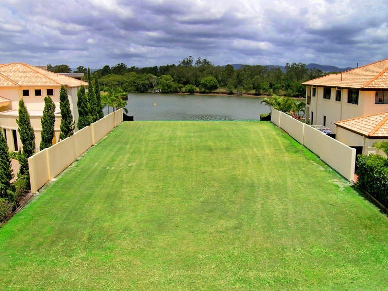 1674 Riverdale Drive, Hope Island QLD 4212