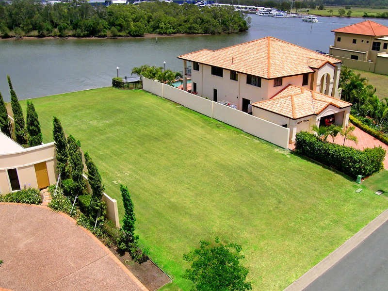 1674 Riverdale Drive, Hope Island QLD 4212