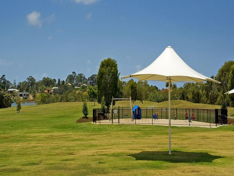 1674 Riverdale Drive, Hope Island QLD 4212