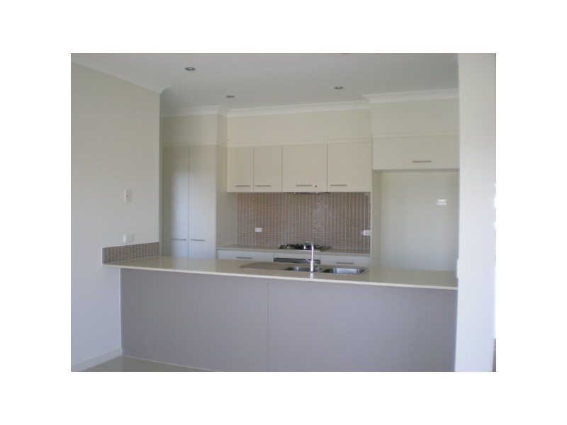 6 Galley Rd, Hope Island QLD 4212