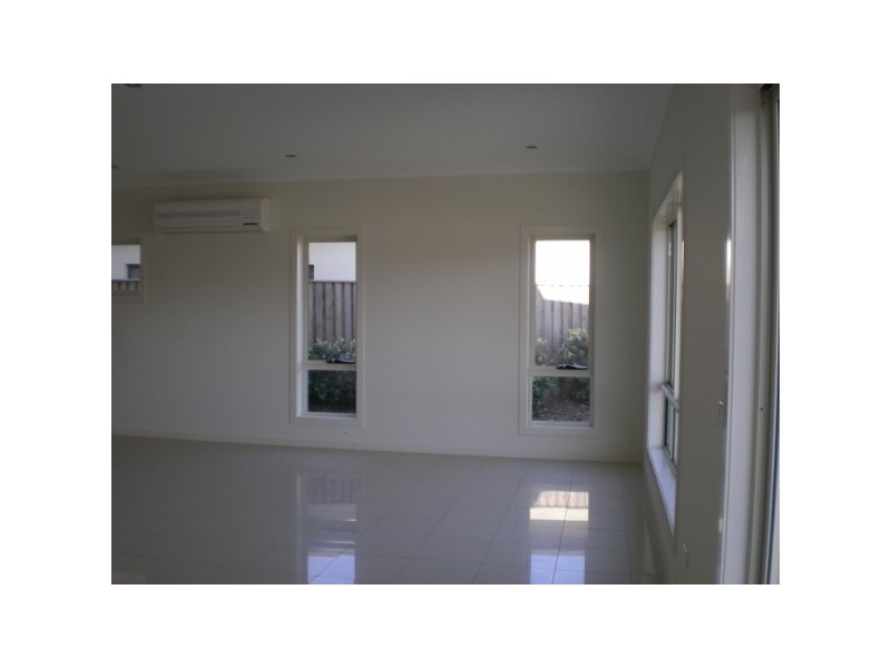 6 Galley Rd, Hope Island QLD 4212