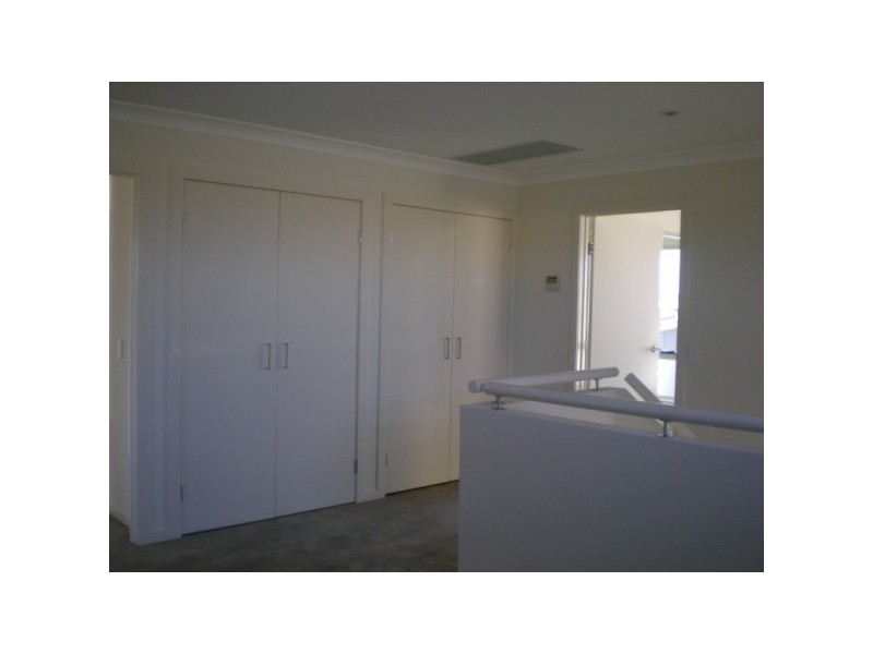 6 Galley Rd, Hope Island QLD 4212