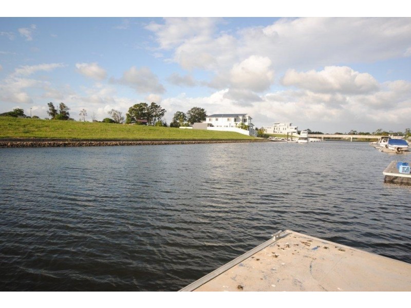 28 Harbourvue Court, Helensvale QLD 4212