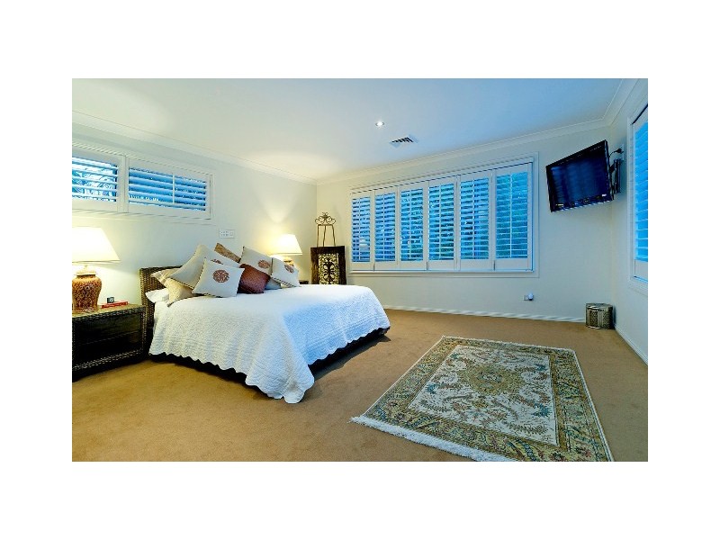 1050 Rosebank Way, Hope Island QLD 4212