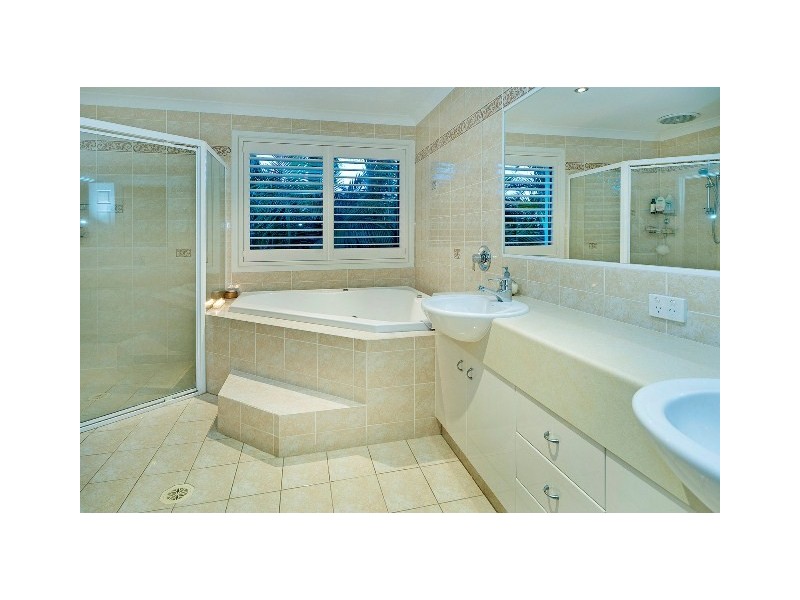 1050 Rosebank Way, Hope Island QLD 4212