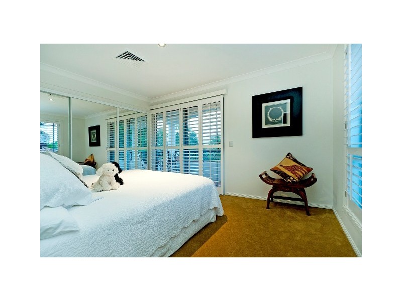 1050 Rosebank Way, Hope Island QLD 4212