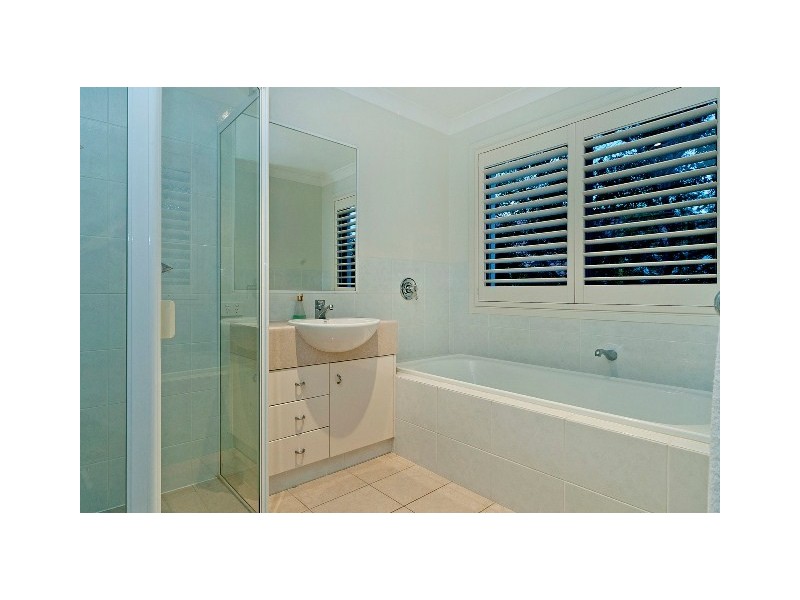 1050 Rosebank Way, Hope Island QLD 4212