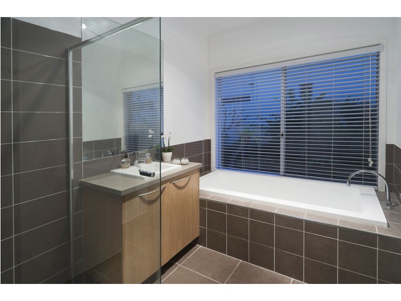 3016 Hillside Walk, Sanctuary Cove QLD 4212