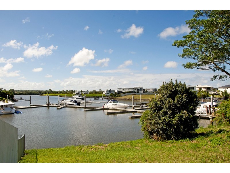26 Onshore Place, Helensvale QLD 4212