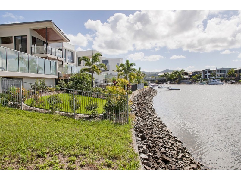 26 Onshore Place, Helensvale QLD 4212