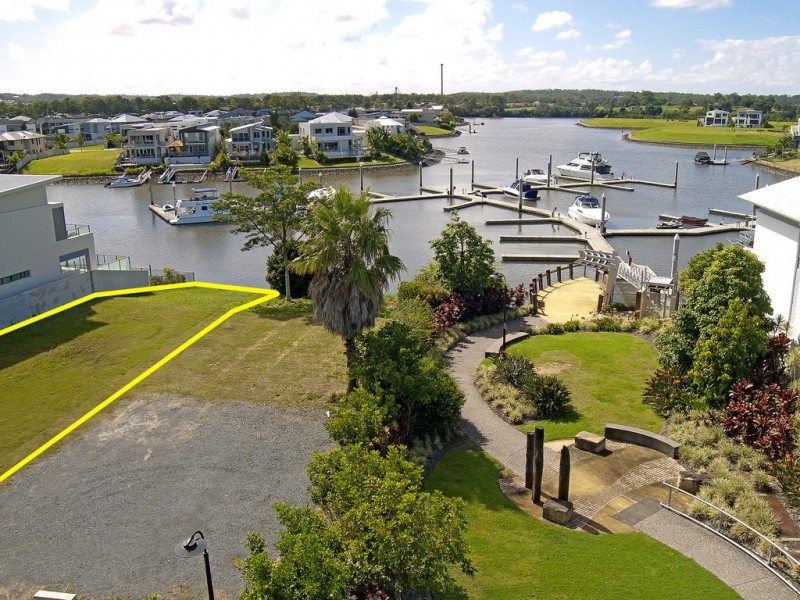 26 Onshore Place, Helensvale QLD 4212