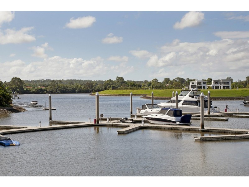 26 Onshore Place, Helensvale QLD 4212