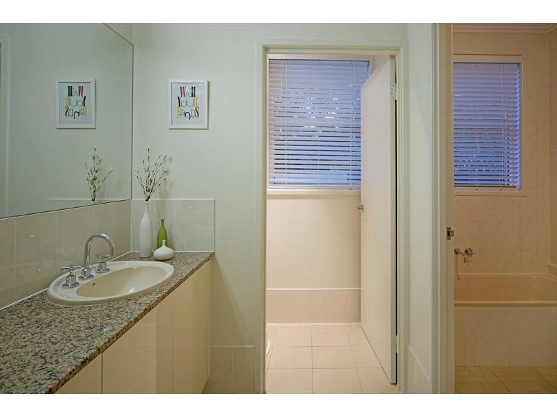 1001 Rosebank Way, Hope Island QLD 4212