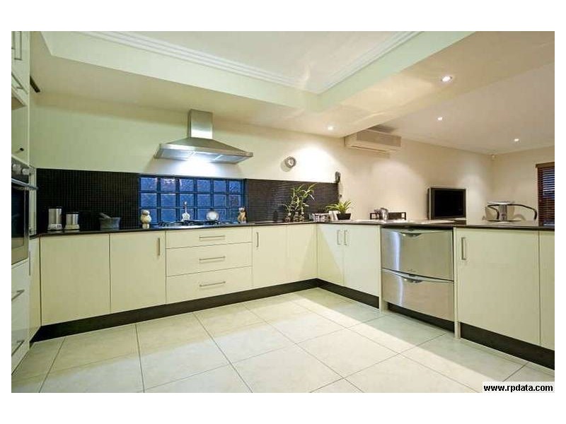 36 Ferrymans Court, Helensvale QLD 4212