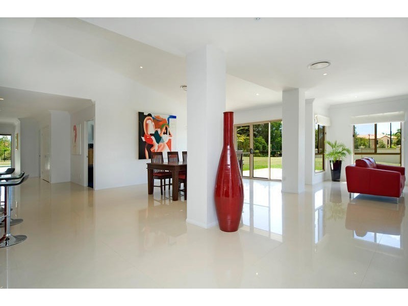 3153 Riverleigh Dve, Hope Island QLD 4212