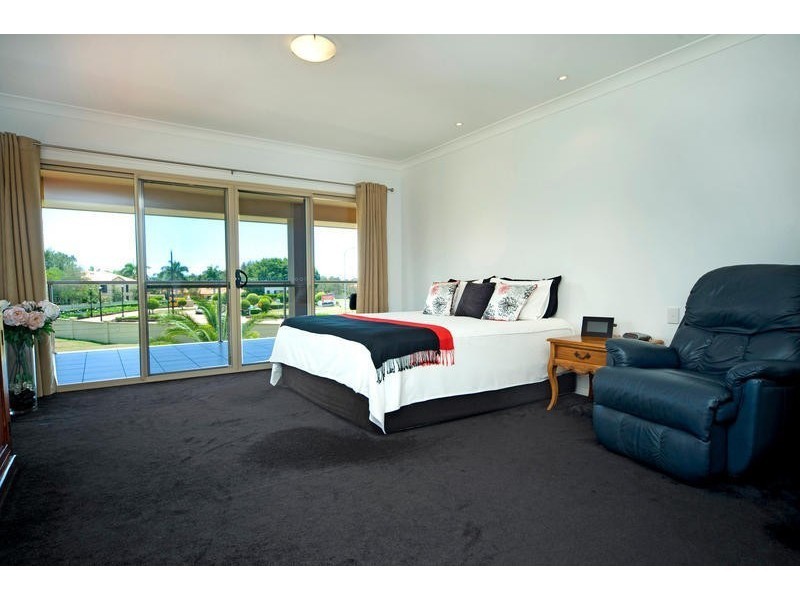 3153 Riverleigh Dve, Hope Island QLD 4212