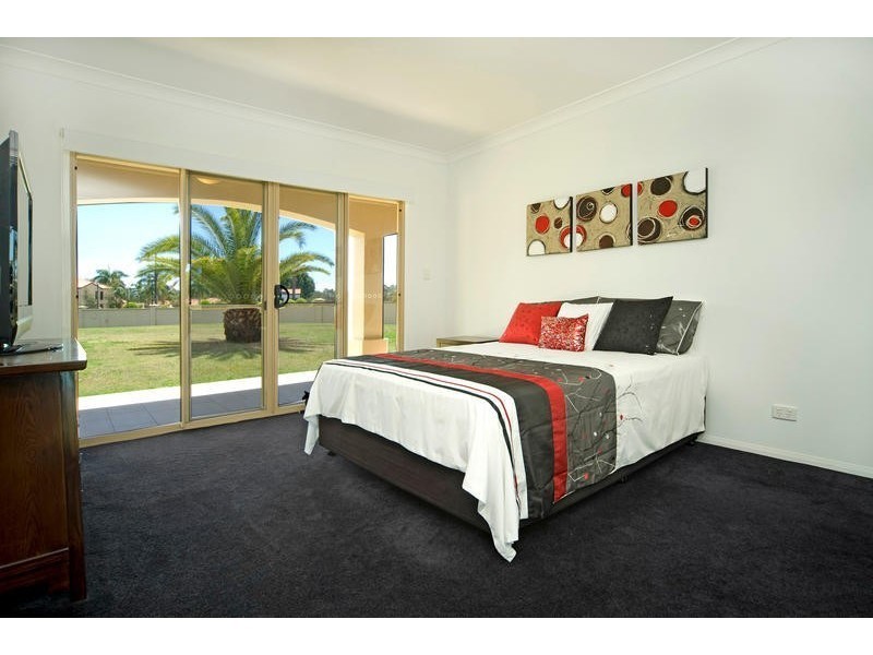 3153 Riverleigh Dve, Hope Island QLD 4212