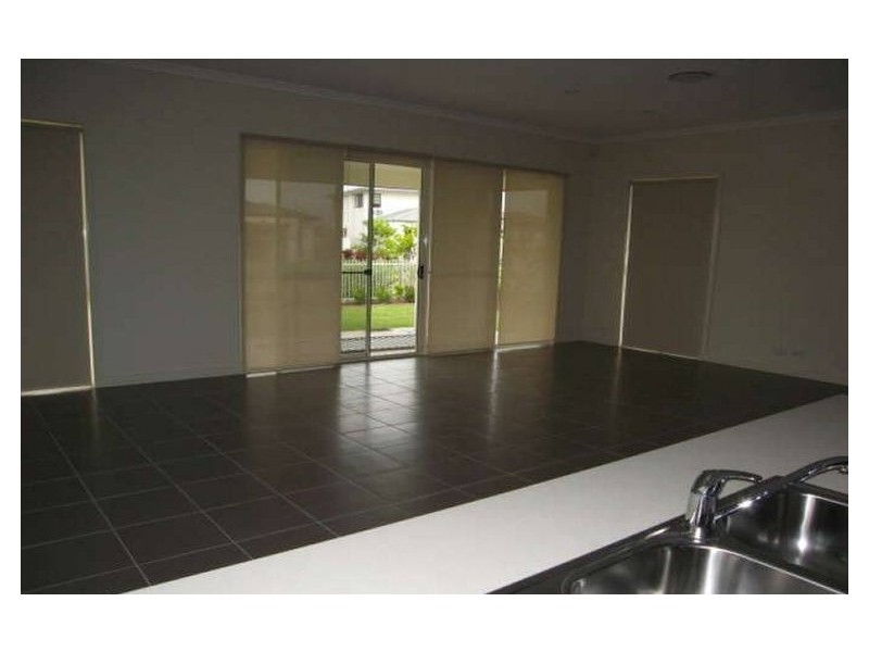 6122 Bolsena Cct, Hope Island QLD 4212