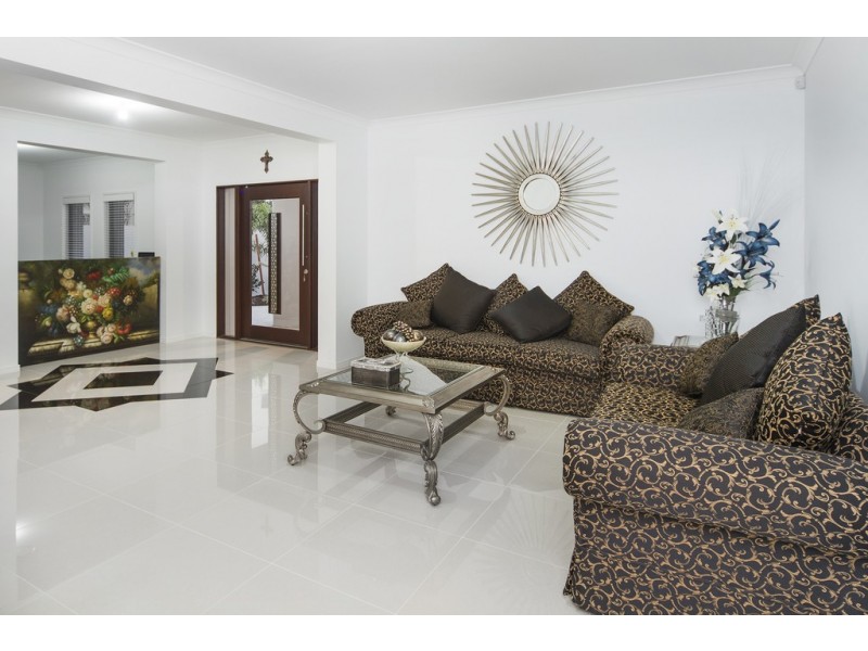 6169 Murten Court, Hope Island QLD 4212