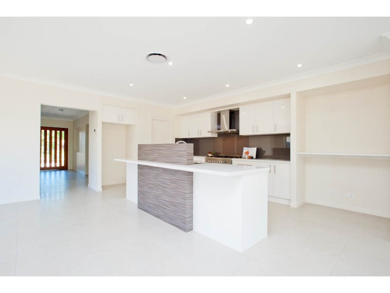 69 The Peninsula, Helensvale QLD 4212