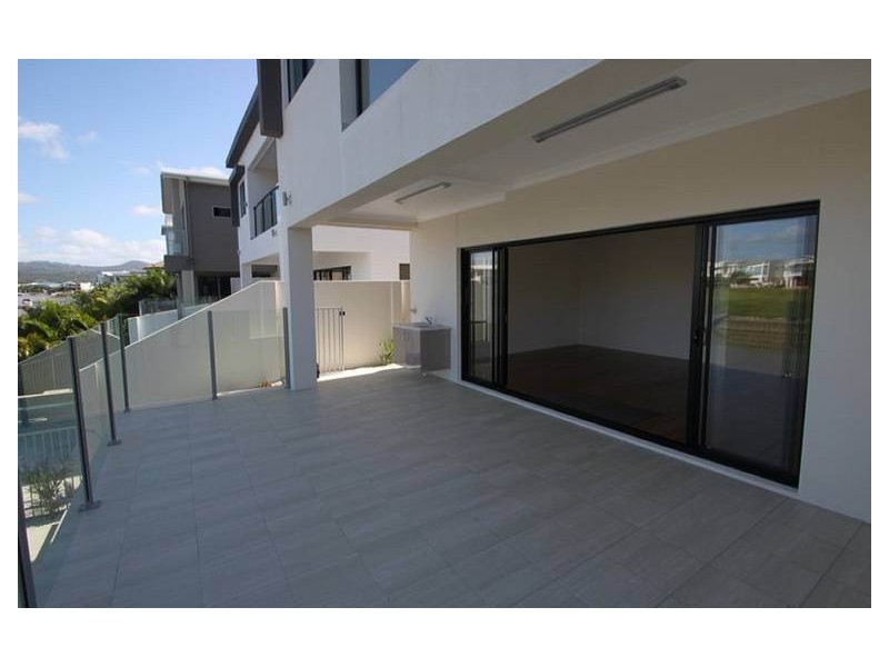 5 Harbourvue Court, Helensvale QLD 4212