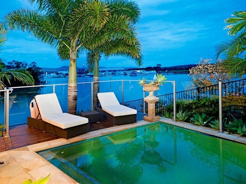 1626 Rosebank Way West, Hope Island QLD 4212