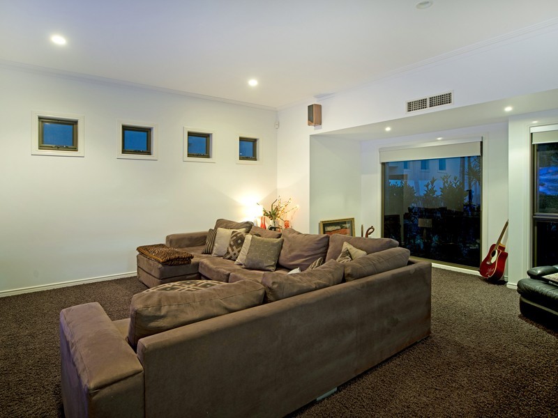 1626 Rosebank Way West, Hope Island QLD 4212