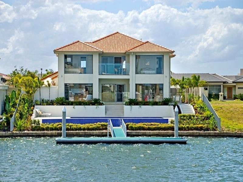 2637 Yanderra Close, Hope Island QLD 4212