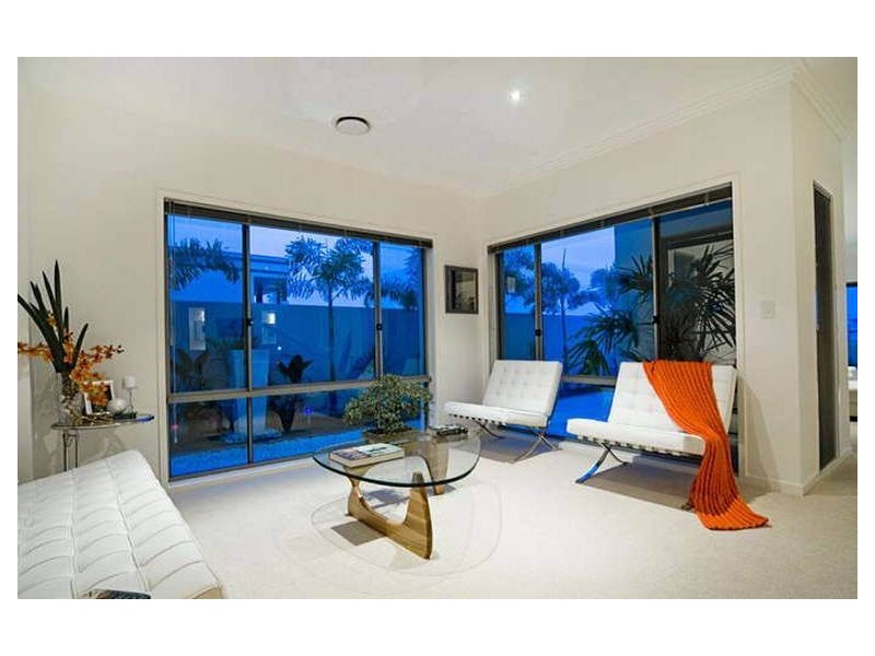 2637 Yanderra Close, Hope Island QLD 4212