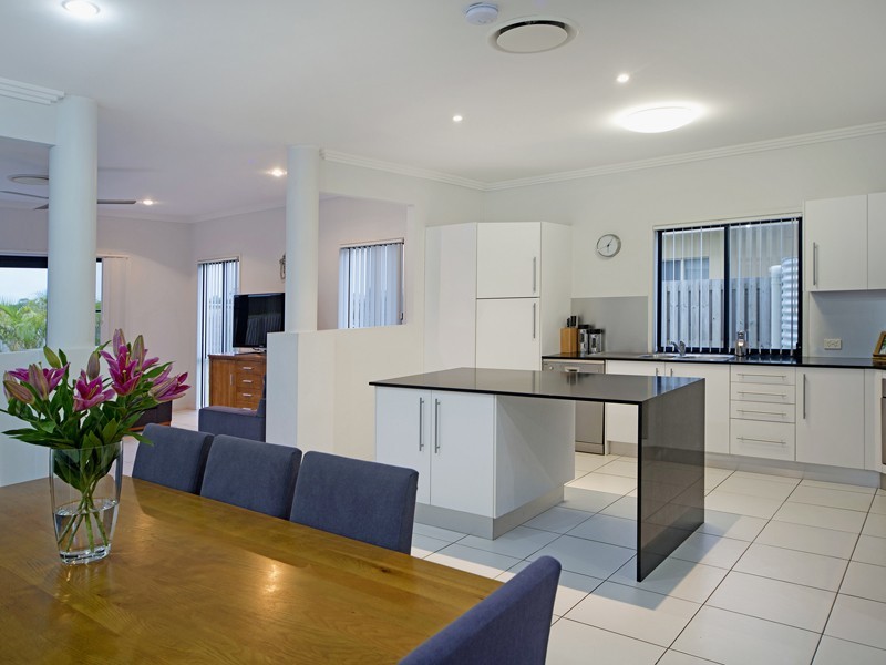 77/19 Santa Barbara Rd, Hope Island QLD 4212