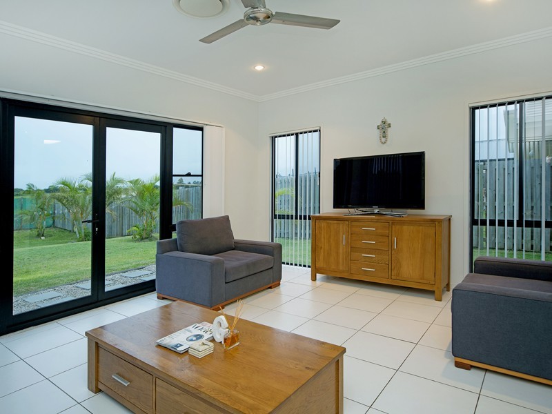 77/19 Santa Barbara Rd, Hope Island QLD 4212