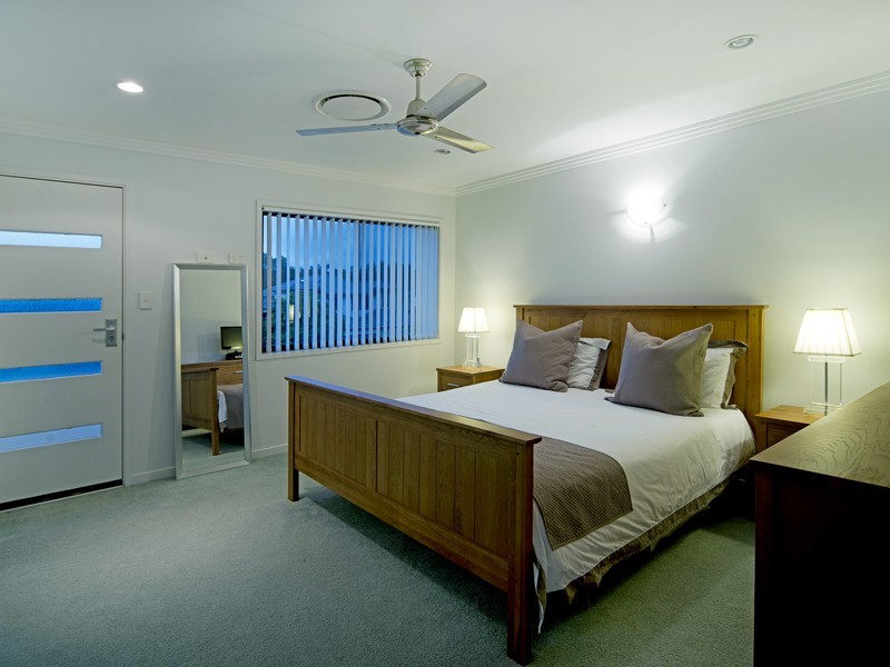 77/19 Santa Barbara Rd, Hope Island QLD 4212