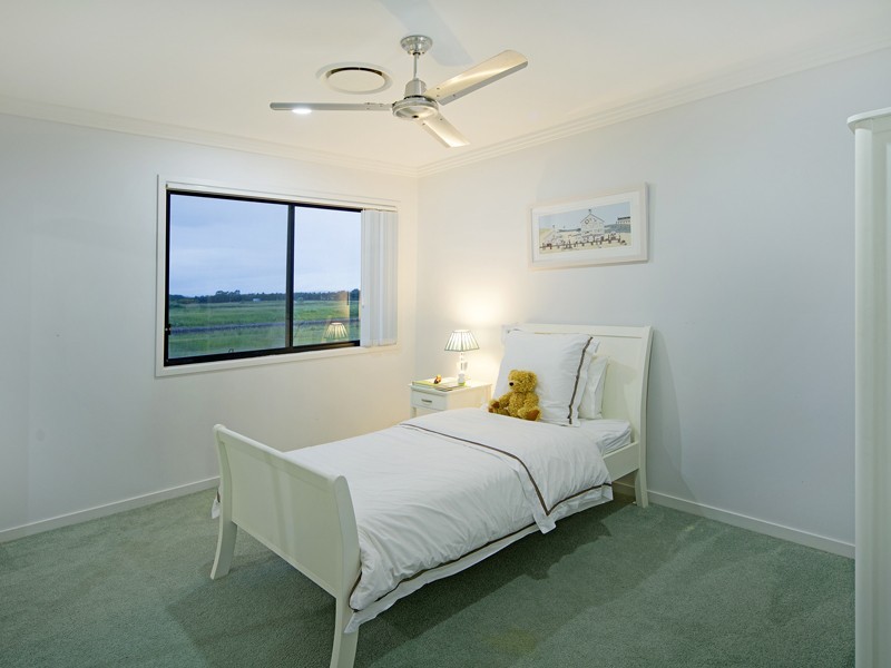 77/19 Santa Barbara Rd, Hope Island QLD 4212