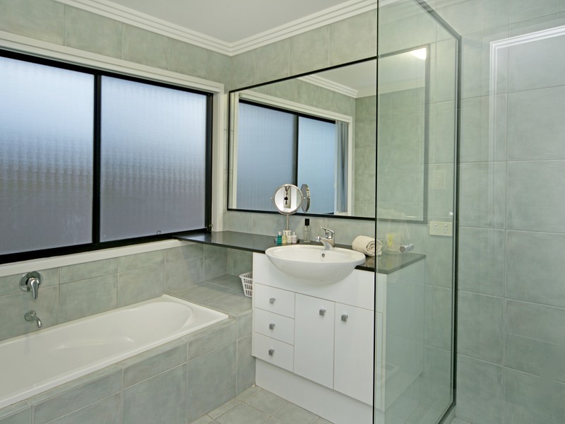 77/19 Santa Barbara Rd, Hope Island QLD 4212