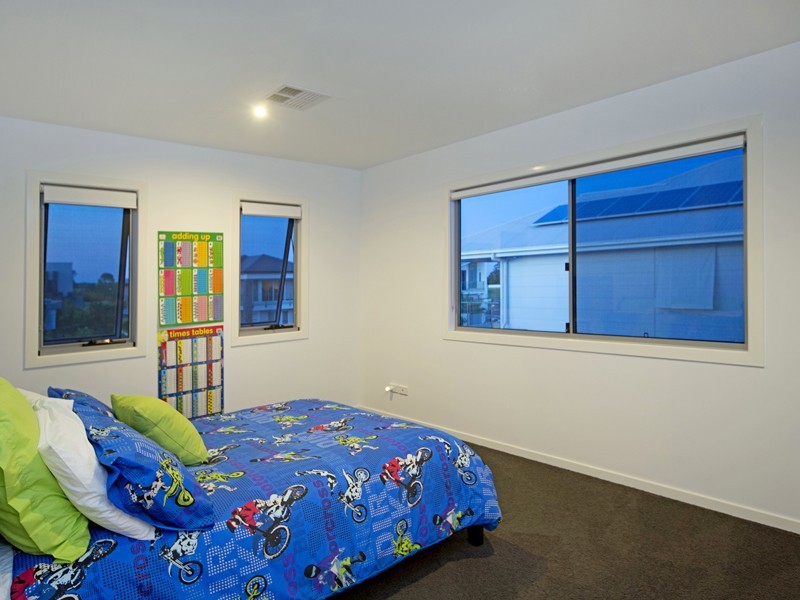 47 Harbourvue Court, Helensvale QLD 4212