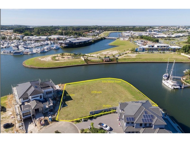 2215 Taromeo Court, Hope Island QLD 4212