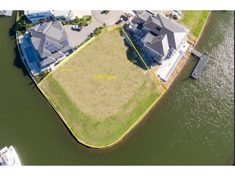 2215 Taromeo Court, Hope Island QLD 4212