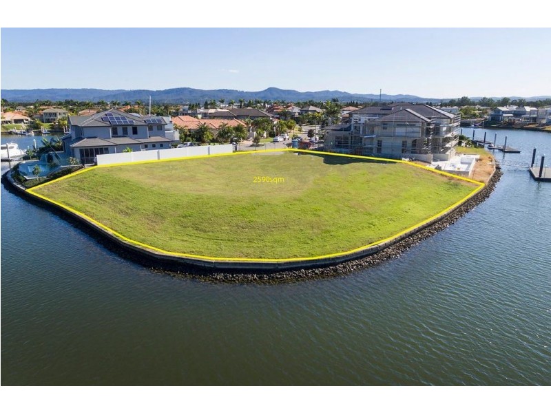 2215 Taromeo Court, Hope Island QLD 4212