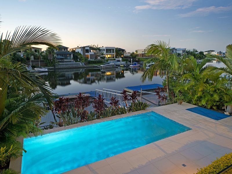 2 Onshore Place, Helensvale QLD 4212