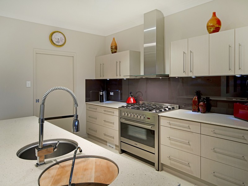 2 Onshore Place, Helensvale QLD 4212