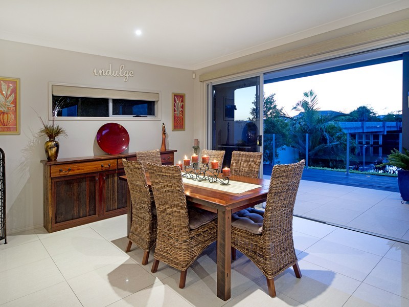2 Onshore Place, Helensvale QLD 4212