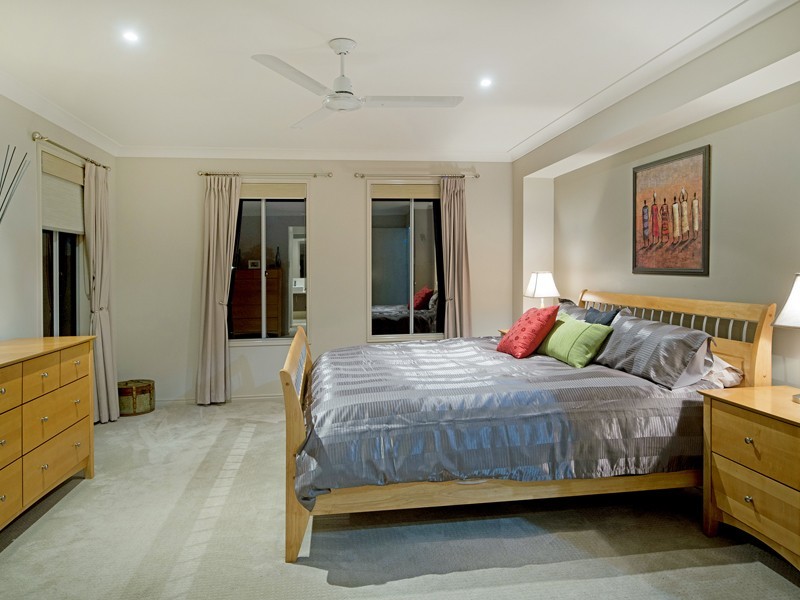 2 Onshore Place, Helensvale QLD 4212