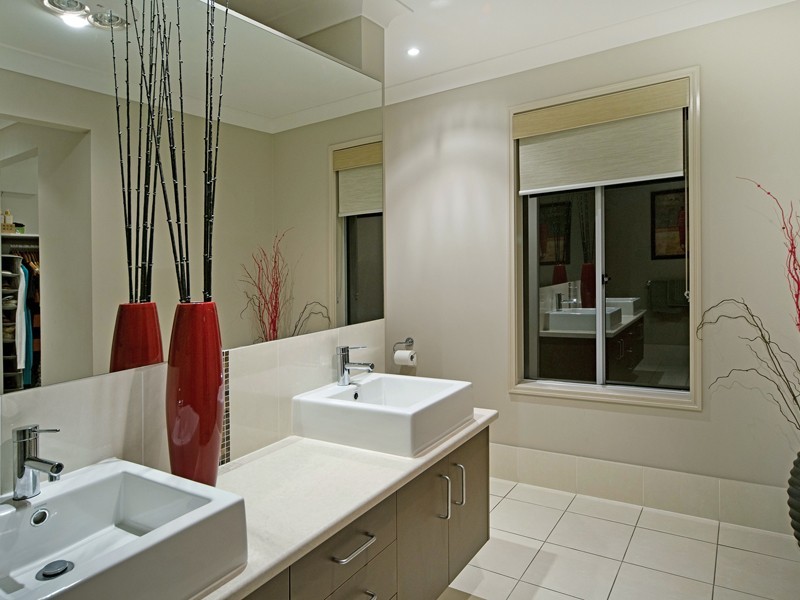 2 Onshore Place, Helensvale QLD 4212