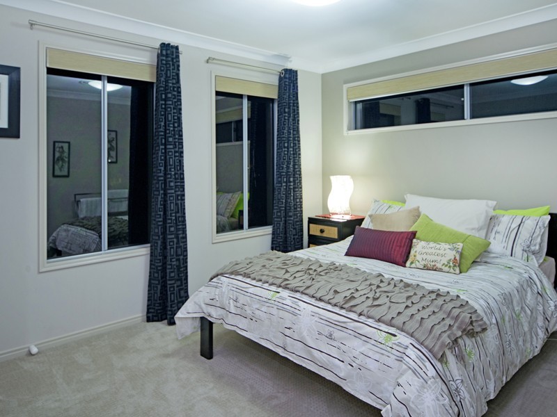 2 Onshore Place, Helensvale QLD 4212