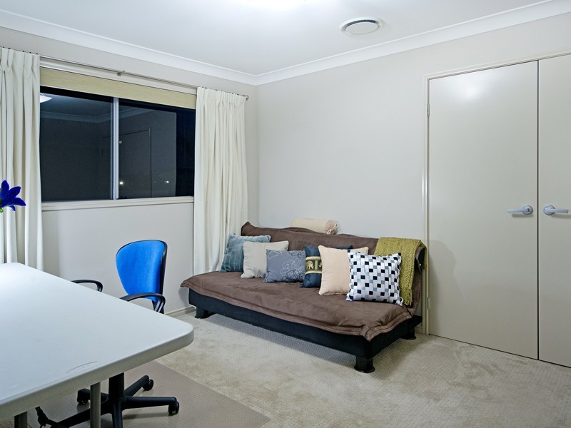 2 Onshore Place, Helensvale QLD 4212